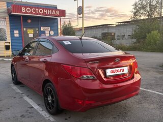 2014 Hyundai Solaris I Рестайлинг, красный, 955999 рублей, вид 4