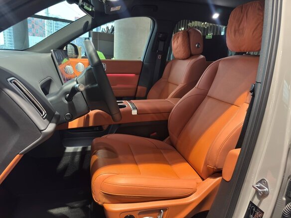 2025 Li Auto (Lixiang) L6 I, серый, 8100000 рублей - вид 5