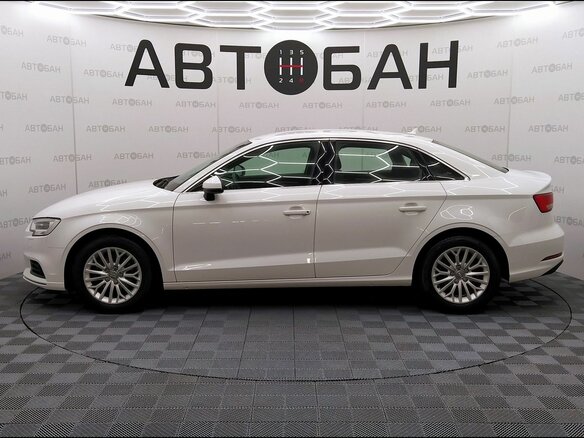 2018 Audi A3 III (8V) Рестайлинг, белый - вид 3