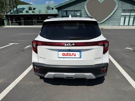 2023 Kia Seltos I Рестайлинг, белый, 2300000 рублей, вид 5