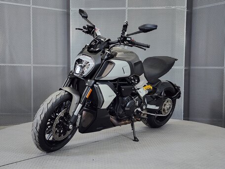 2019 Ducati Diavel 1260, серый, 1629000 рублей, вид 4