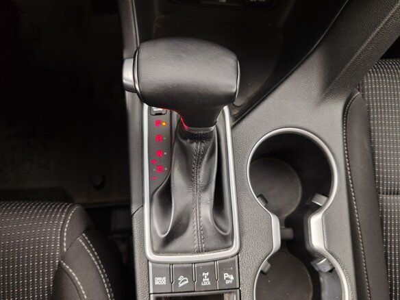 2018 Kia Sportage IV Рестайлинг, белый, 1899000 рублей - вид 14