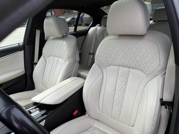 2019 BMW 5 серии 540i xDrive VII (G30/G31/G38), синий, 4520000 рублей - вид 9