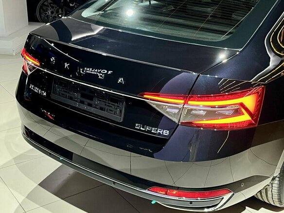 2025 Skoda Superb III Рестайлинг, чёрный, 3100000 рублей - вид 4