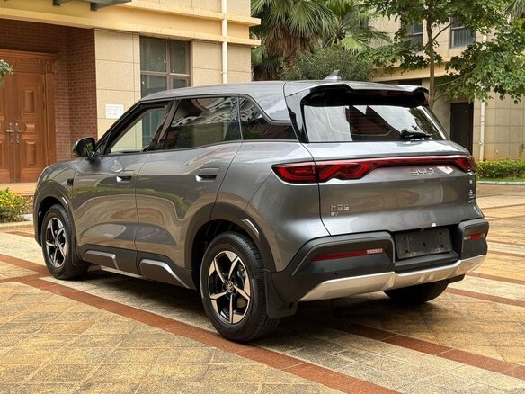 2025 BYD Yuan Up 32 kWh, серый, 1627000 рублей - вид 8