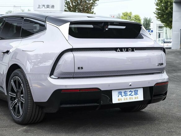 2026 Audi E5 83 kWh, серебристый, 7620000 рублей - вид 8
