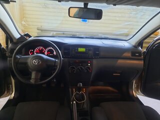 2005 Toyota Corolla IX (E120, E130) Рестайлинг, серебристый, 500000 рублей, вид 3