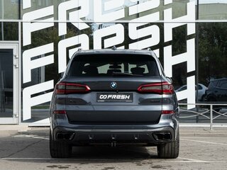 2019 BMW X5 M50d IV (G05/G18), серый, 5935000 рублей, вид 4