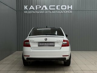 2019 Skoda Octavia III (A7) Рестайлинг, белый, 1820000 рублей, вид 4
