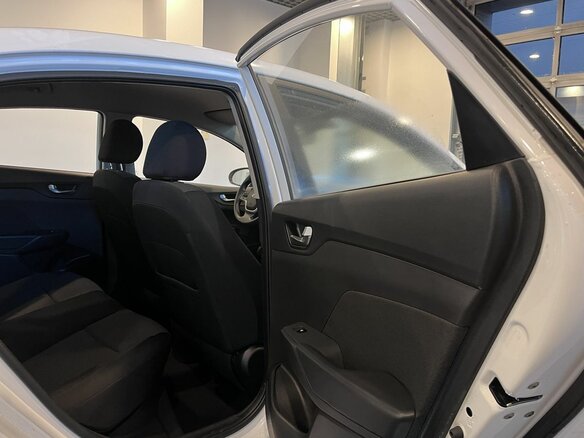 2022 Hyundai Solaris II Рестайлинг, белый, 1549000 рублей - вид 16