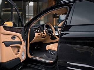 2025 Bentley Bentayga I Рестайлинг, чёрный, 40500000 рублей, вид 2