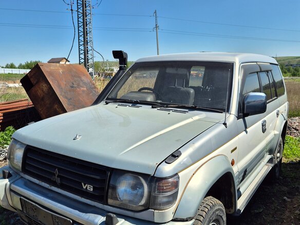 1994 Mitsubishi Pajero II, серебристый - вид 1