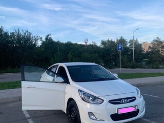 2012 Hyundai Solaris I, белый, 750000 рублей, вид 3