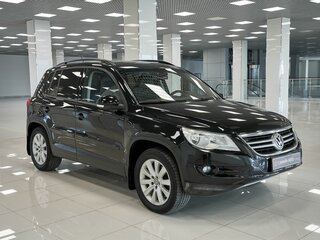 2009 Volkswagen Tiguan I, чёрный, 910000 рублей, вид 3