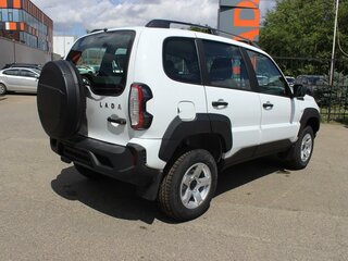 2026 Lada (ВАЗ) Niva Travel I Рестайлинг, белый, 1603000 рублей, вид 3