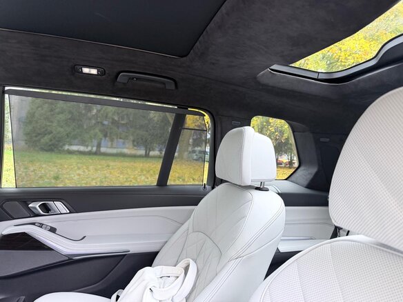 2024 BMW X7 40i I (G07) Рестайлинг, серый, 7000000 рублей - вид 13