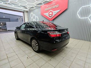 2018 Toyota Camry VII (XV50) Рестайлинг 2, чёрный, 2388000 рублей, вид 4