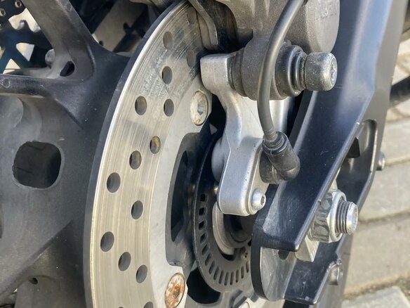 2016 Yamaha MT-09 Tracer (FJ-09), чёрный, 730000 рублей - вид 12