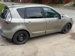 2012 Renault Scenic III Рестайлинг, бежевый, 650000 рублей, вид 2