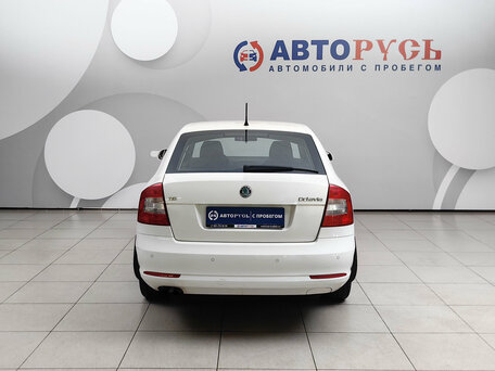 2011 Skoda Octavia II (A5) Рестайлинг, белый, 918000 рублей, вид 4