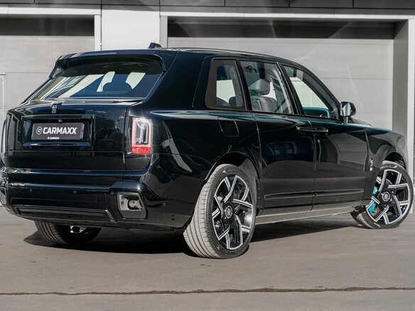 2025 Rolls-Royce Cullinan Black Badge I Рестайлинг (Series II), чёрный, 59990000 рублей - вид 2
