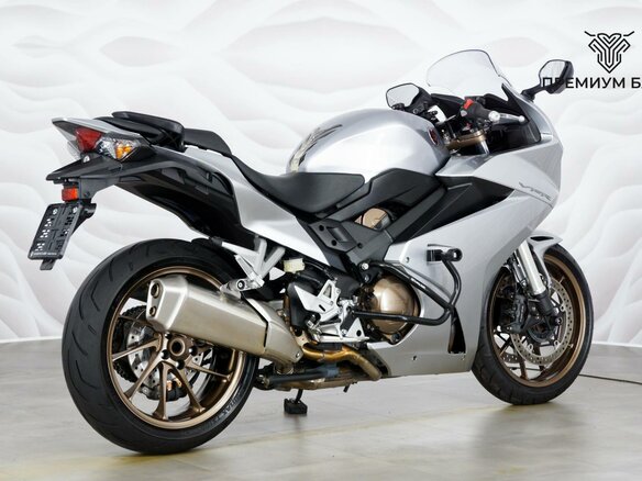 2017 Honda VFR 800, серебристый, 799000 рублей - вид 5
