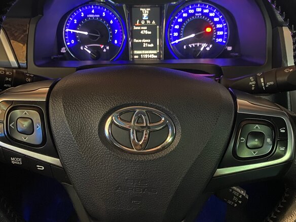 2015 Toyota Camry VII (XV50) Рестайлинг, белый, 2250000 рублей - вид 4