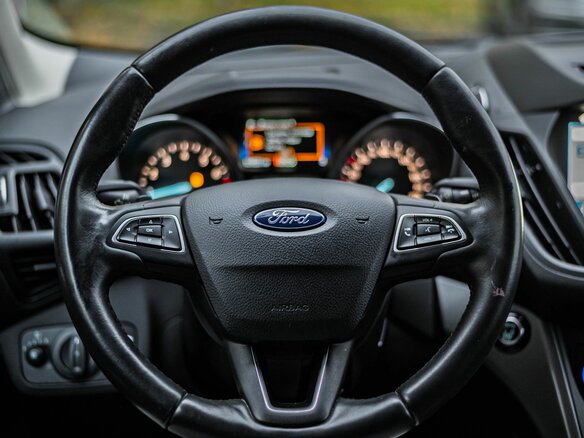 2018 Ford Kuga II Рестайлинг, чёрный, 1644000 рублей - вид 5