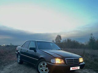 1994 Mercedes-Benz C-Класс 220 I (W202), зелёный, 370000 рублей, вид 4
