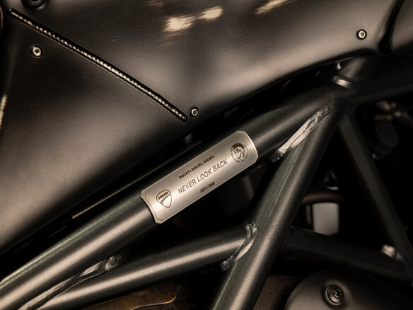 2017 Ducati Diavel, чёрный, 1945000 рублей - вид 6