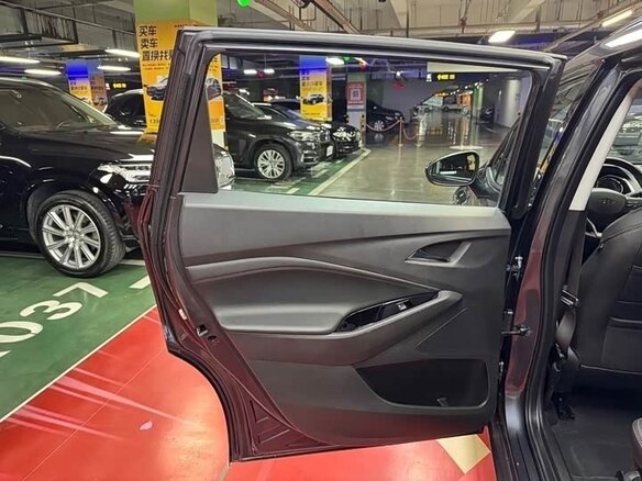 2023 Chevrolet Orlando II, чёрный, 1500000 рублей - вид 12