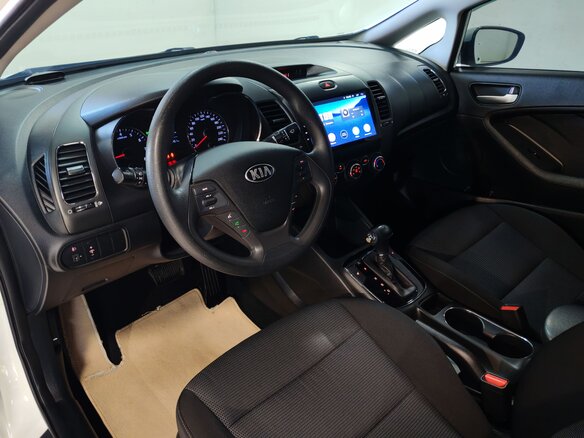 2019 Kia Cerato III Рестайлинг (Classic), белый, 1520000 рублей - вид 17