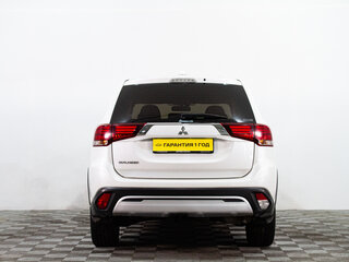 2020 Mitsubishi Outlander III Рестайлинг 3, белый, 2279000 рублей, вид 5