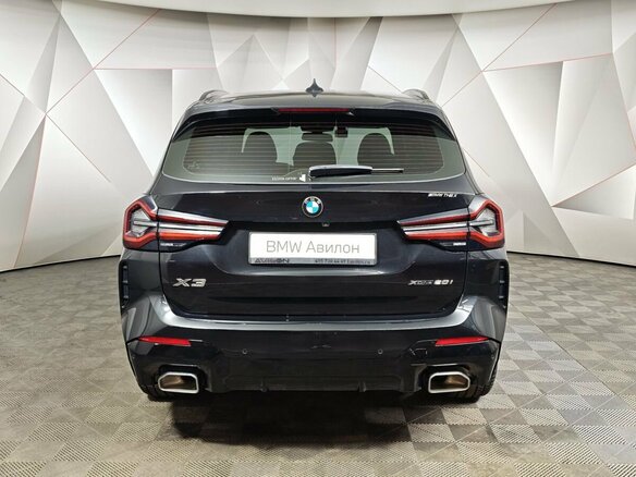 2024 BMW X3 20i xDrive III (G01) Рестайлинг, чёрный, 6800000 рублей - вид 3