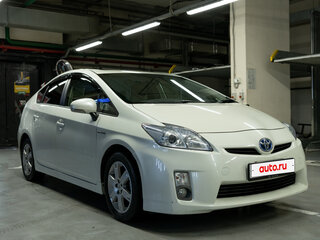 2010 Toyota Prius III (XW30), белый, 1100000 рублей, вид 1