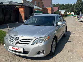 2011 Toyota Camry VI (XV40) Рестайлинг, серебристый, 1020000 рублей, вид 1