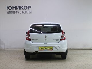 2013 Renault Sandero I, белый, 359000 рублей, вид 4