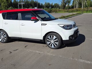 2017 Kia Soul II Рестайлинг, белый, 1490000 рублей, вид 1