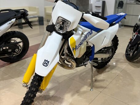 2026 Husqvarna TE 250, белый, 1295000 рублей, вид 2