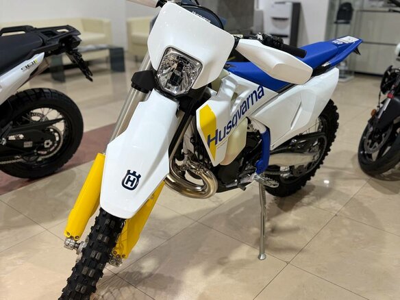 2026 Husqvarna TE 250, белый, 1295000 рублей - вид 1