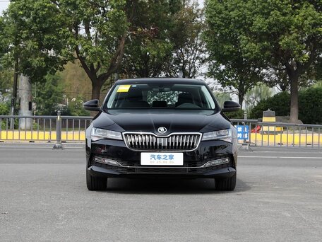2026 Skoda Superb III Рестайлинг, чёрный, 2670000 рублей, вид 2