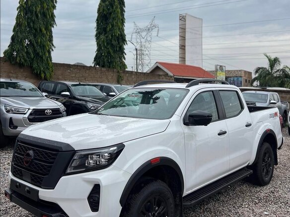 2026 Nissan Navara (Frontier) IV (D23) Рестайлинг, белый, 3990000 рублей