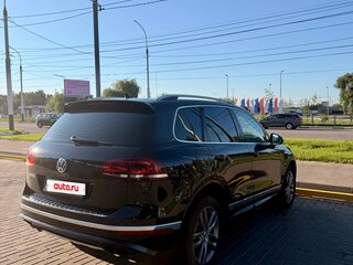 2017 Volkswagen Touareg II Рестайлинг, чёрный, 3200000 рублей, вид 4