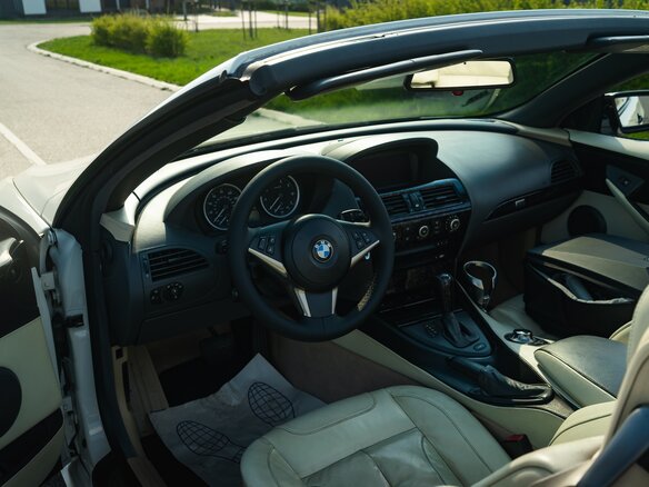 2005 BMW 6 серии 645i II (E63/E64), белый, 1400000 рублей - вид 9