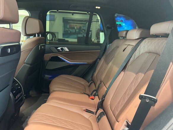 2025 BMW X5 Long 40Li IV (G05/G18) Рестайлинг, серый, 15000000 рублей - вид 15