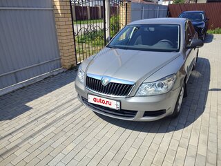 2011 Skoda Octavia II (A5) Рестайлинг, серый, 800000 рублей, вид 3