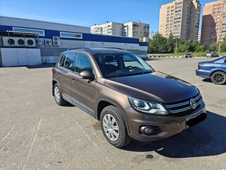 2016 Volkswagen Tiguan I Рестайлинг, коричневый, 1800000 рублей, вид 2