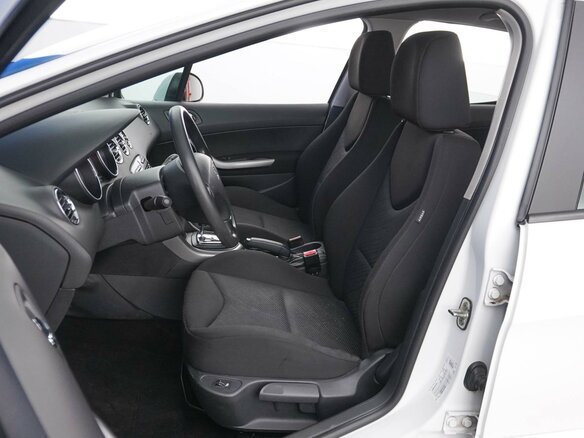 2012 Peugeot 308 I Рестайлинг, белый, 642055 рублей - вид 9