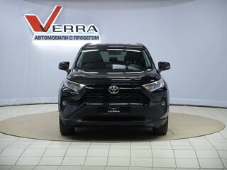 2021 Toyota RAV4 V (XA50), чёрный, 3690000 рублей, вид 2
