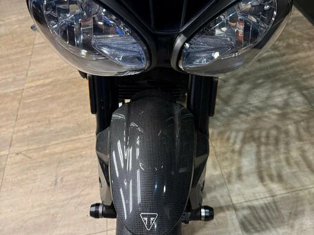 2019 Triumph Street Triple, белый, 1250000 рублей, вид 5